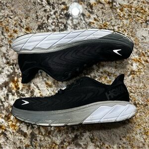 Hoka One One Arahi 6 Running Shoe Black Mens Size 11.5 D